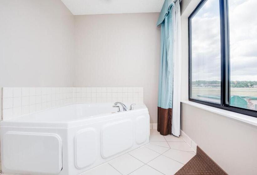 Люкс Повышенной Комфортности, Wingate By Wyndham Gillette Near Camplex
