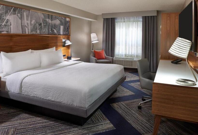 キングサイズベッドのスタンダードルーム, Four Points By Sheraton Vaughan