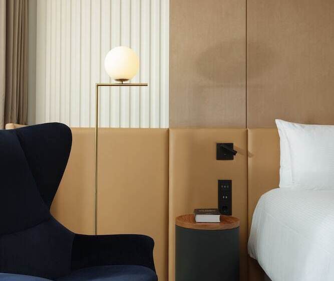 Номер Executive, Mövenpick Moscow Taganskaya
