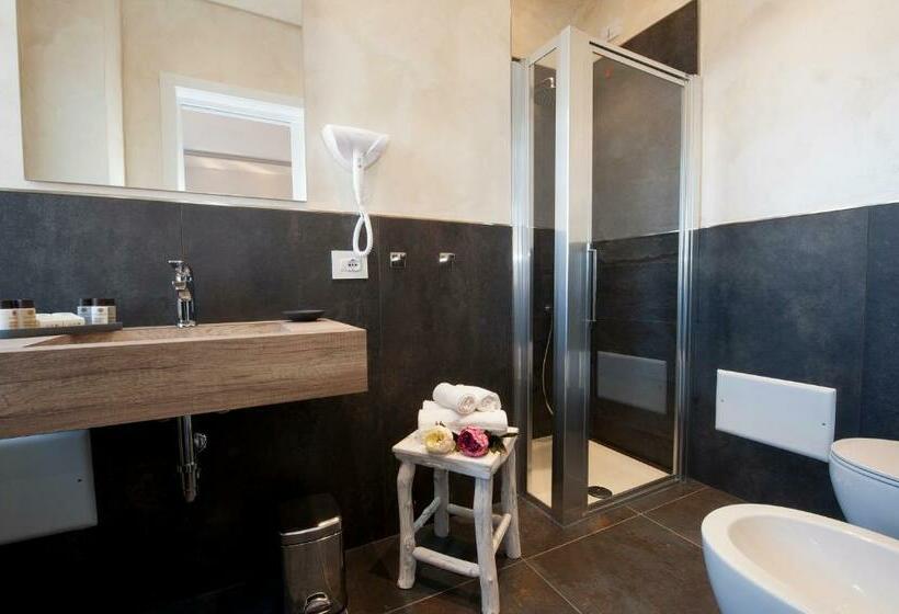 Номер Стандарт с Балконом, Brichett Deluxe Rooms