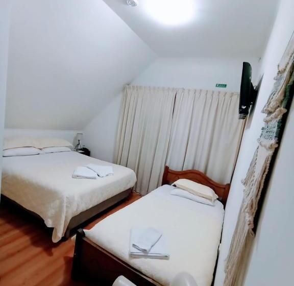 标准三人间, Hostal Alcala