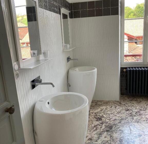 Трехместный Номер Стандарт Вид на Сад, Maison Graciateguy