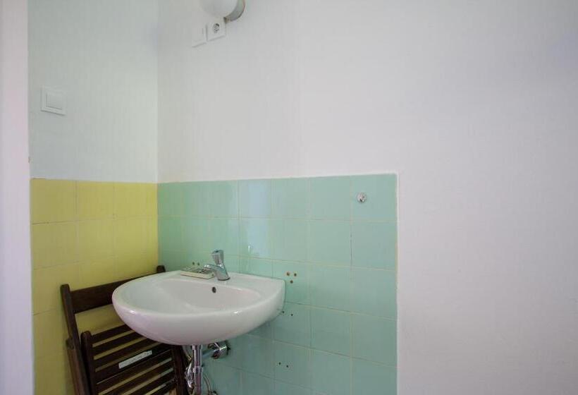 اتاق استاندارد چهارنفره با سرویس بهداشتی مشترک, Hostel Trobenta In Oblak