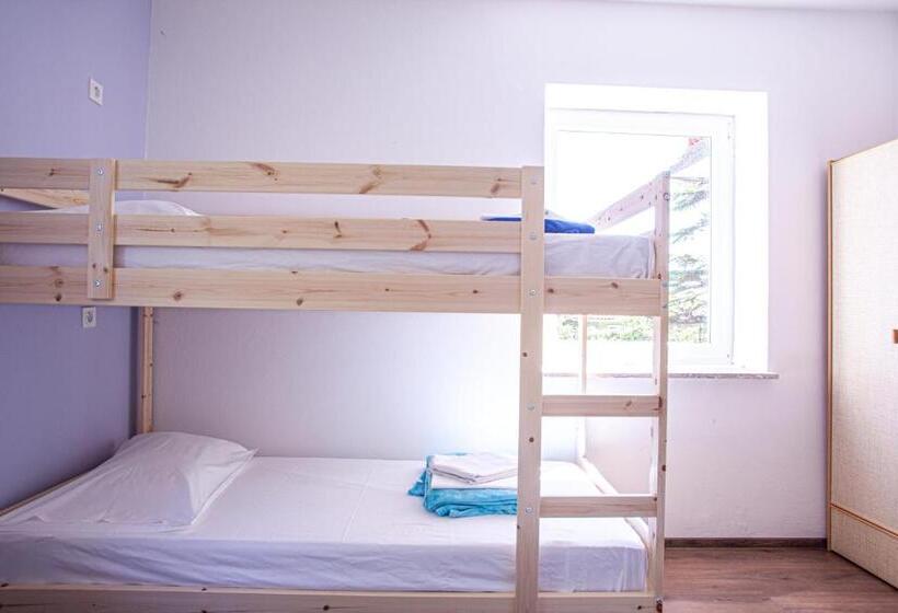 اتاق خانوادگی با سرویس بهداشتی مشترک, Hostel Trobenta In Oblak