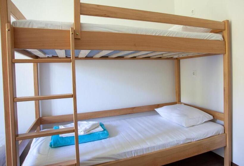اتاق خانوادگی با سرویس بهداشتی مشترک, Hostel Trobenta In Oblak