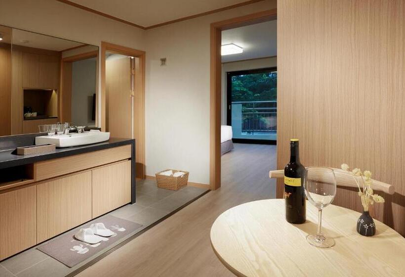 Номер Deluxe, The N Resort Hotel&spa Yangyang