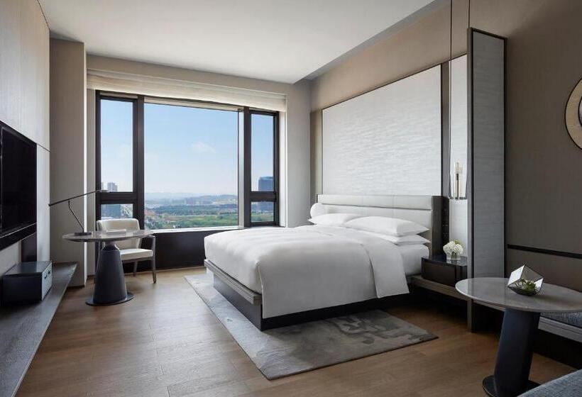 이그제큐티브 룸 킹사이즈 침대, Wuhan Marriott Hotel Optics Valley