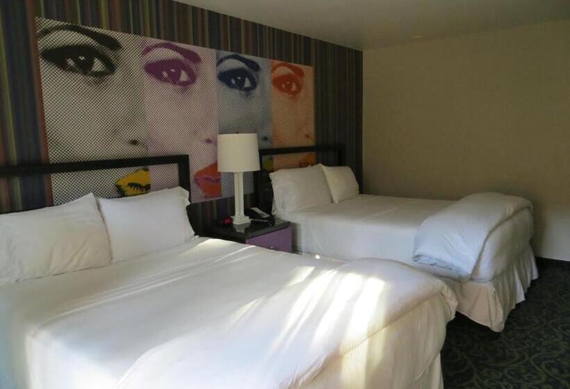 اتاق لوکس, 7 Springs Inn & Suites