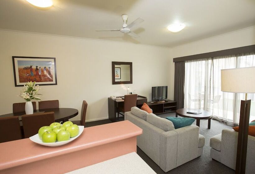 침실 2개 아파트, Metro Advance Apartments &