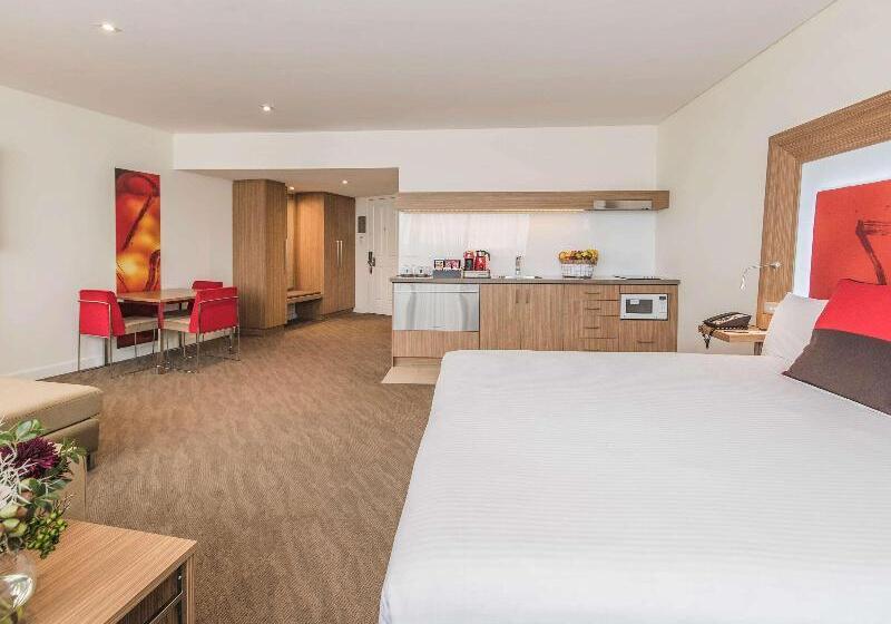 Люкс Deluxe Кровать Кинг, Novotel Sydney West Hq
