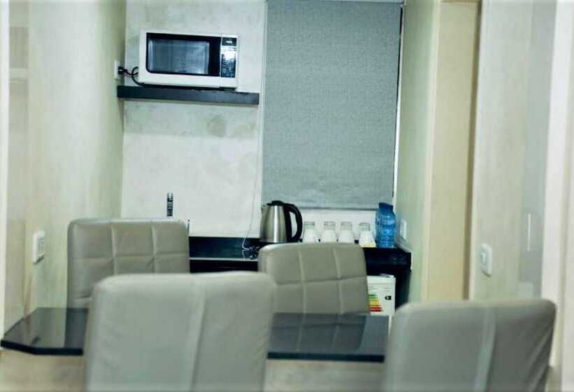سوئیت خانواده 2 خوابه, Beverly Hotel Beirut