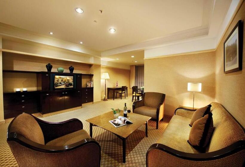 سوییت خانوادگی, Pacific Regency Hotel Suites