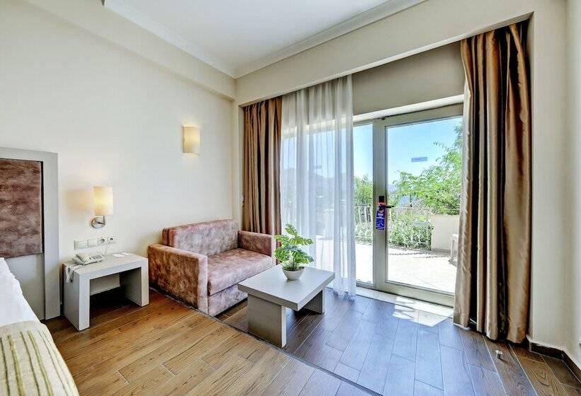 Номер Клуб, Yasmin Bodrum Resort