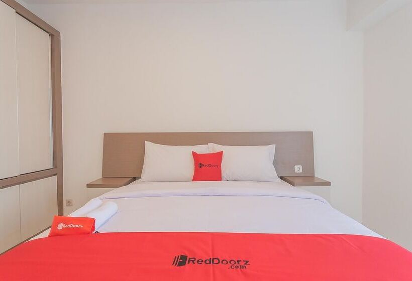 Номер Deluxe, Reddoorz Apartment @ Emerald Towers Bandung