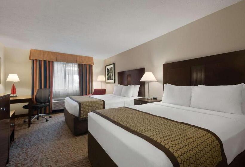Номер Стандарт, Baymont By Wyndham Belleville Airport Area Free Airport Shuttle