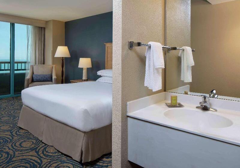 Номер Стандарт Вид на Бассейн, Hilton Daytona Beach Oceanfront Resort