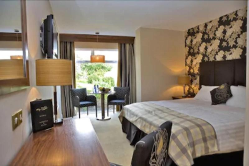 스위트 킹사이즈 침대, Ramada By Wyndham Grayling Hotel & Conference Center