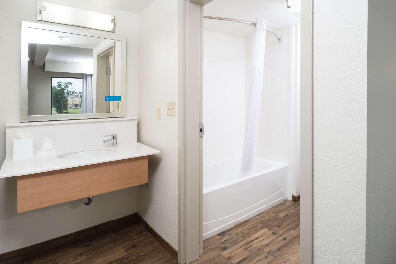 스탠다드 스튜디오 킹침대, Hampton Inn & Suites Wilson I 95