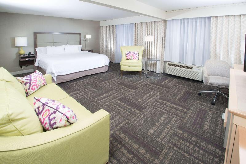 스탠다드 스튜디오 킹침대, Hampton Inn & Suites Wilson I 95