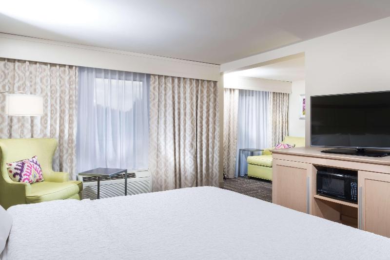 스탠다드 스튜디오 킹침대, Hampton Inn & Suites Wilson I 95