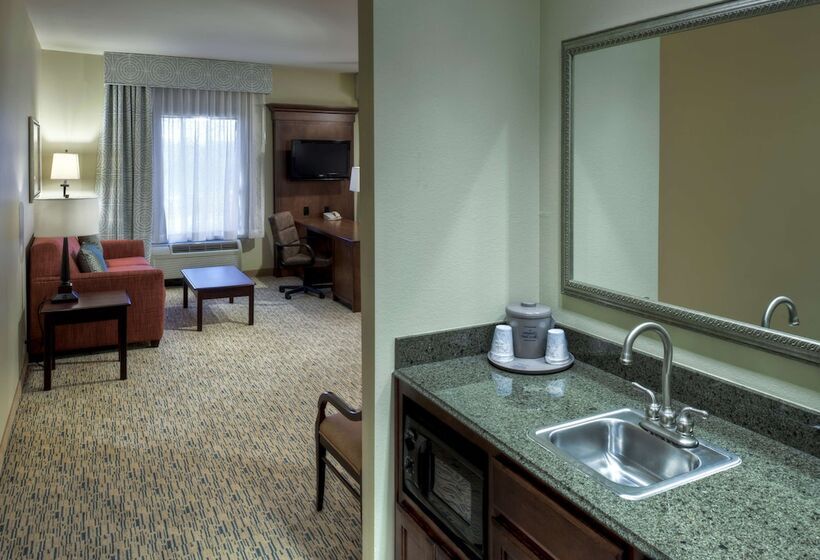 스탠다드 스튜디오, Hampton Inn & Suites Texarkana