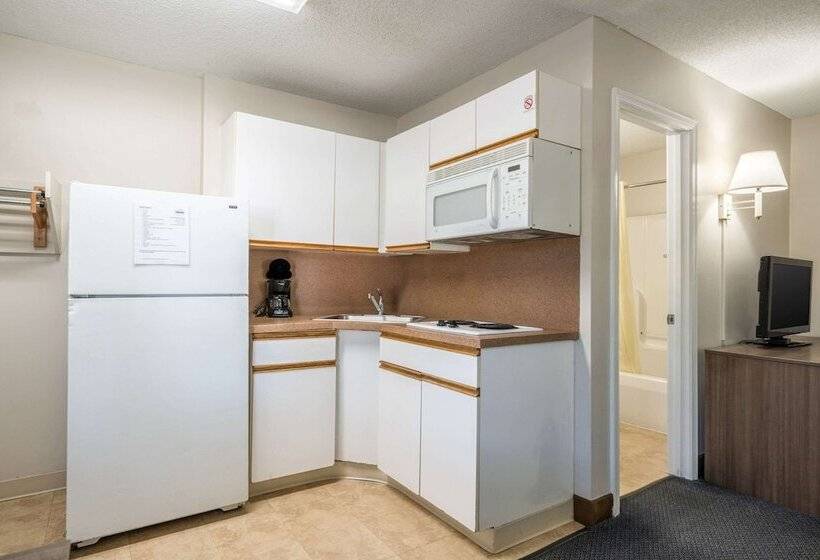 带2个双人床的标准工作室, Suburban Studios Of Wilmington