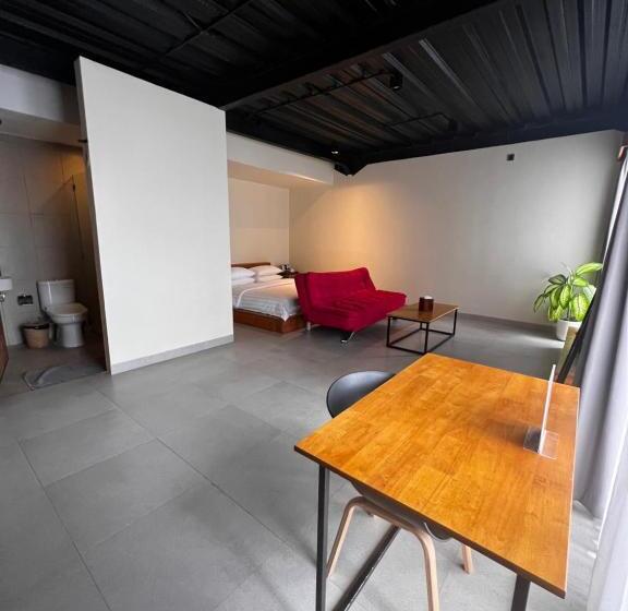 풀장 전망 스위트, Rumah Kahyangan