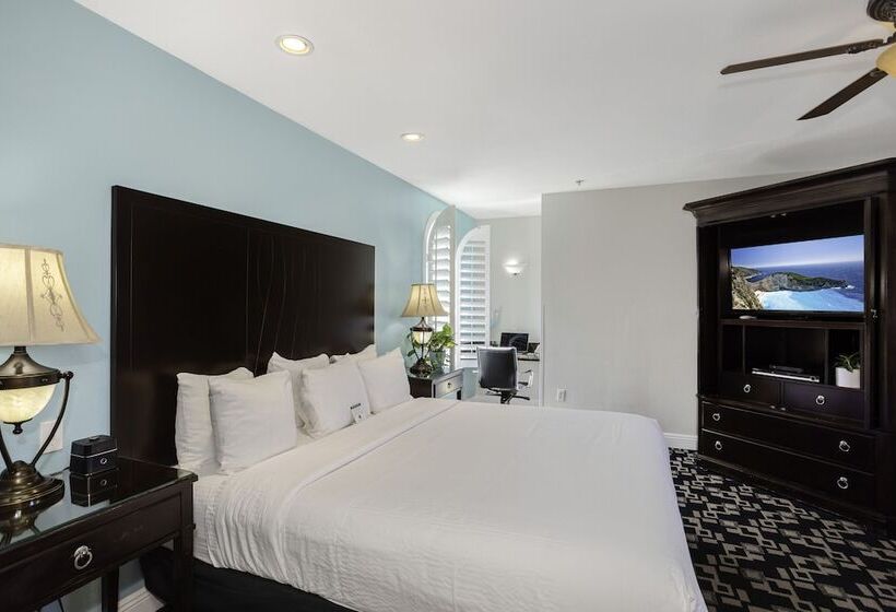 발코니가 있는 스위트, The Hotel Oceanside