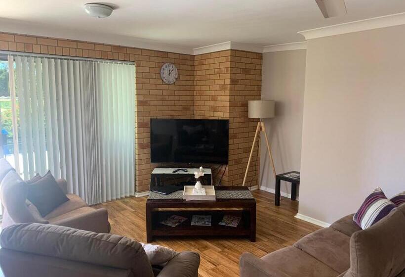 ２ベッドルームデラックスアパートメント, Beachlander Self Contained Holiday Apartments