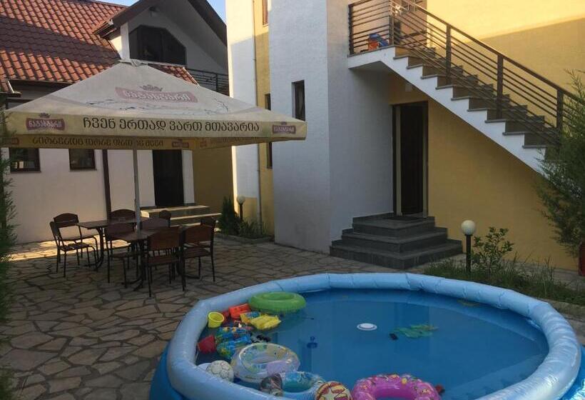 آپارتمان 1 خوابه, Aparthotel Family