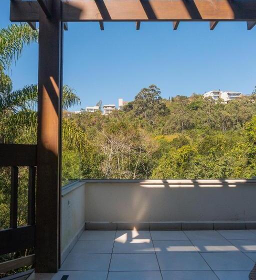 스위트, Bombinhas Guest House