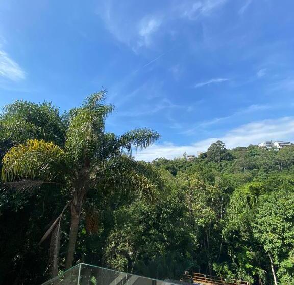 スイート, Bombinhas Guest House