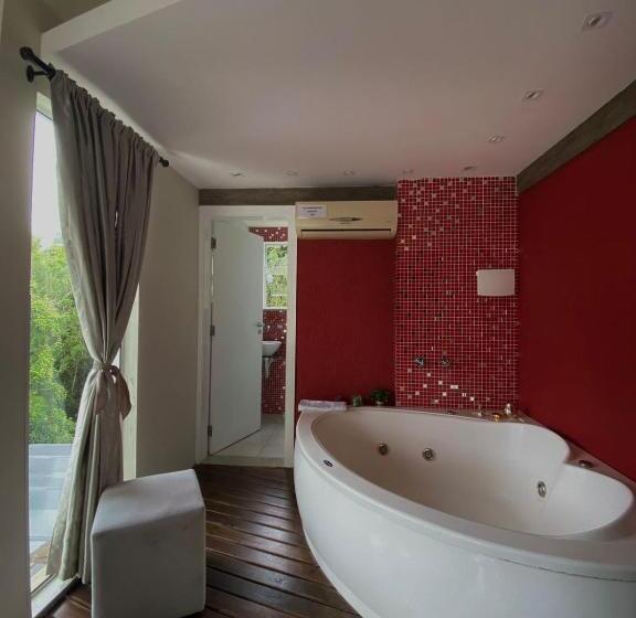 バスタブ付きデラックスルーム, Bombinhas Guest House
