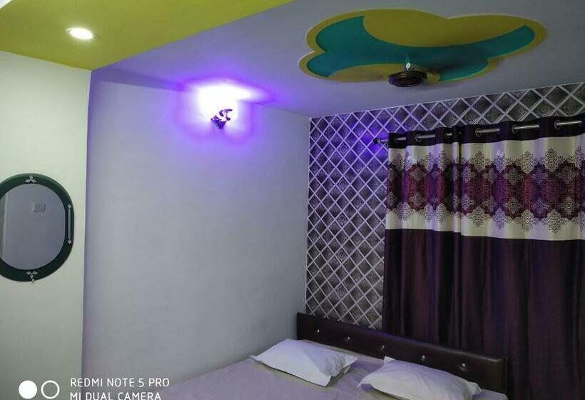 Студия Deluxe, New Hotel Yatri Niwas