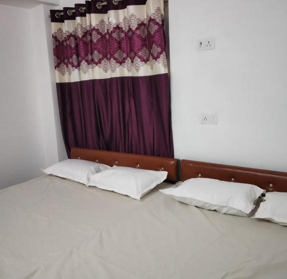 Номер Стандарт, New Hotel Yatri Niwas