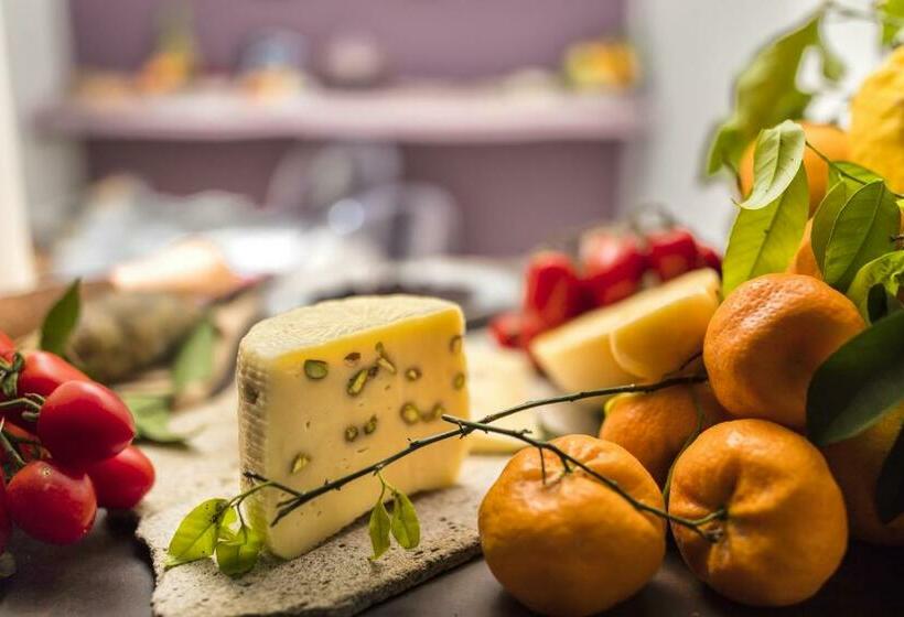Полулюкс с Балконом, Manzoni 46   Ospitalità Siciliana