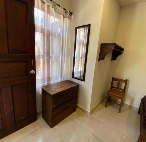اتاق اکونومی, Casa Tequio