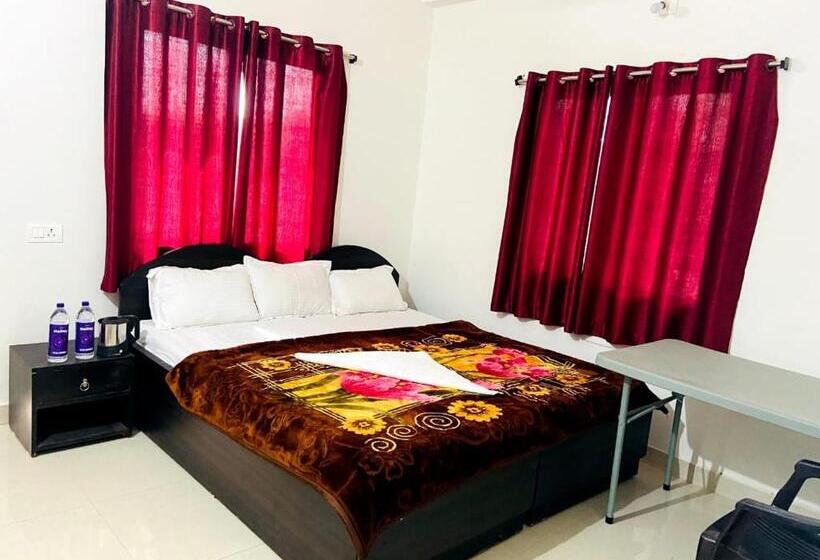 اتاق لوکس با بالکن, Gaurav Guest House