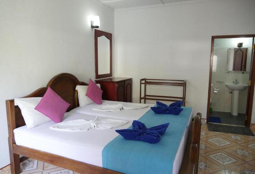 Номер Deluxe, Ocean View Tourist Guest House At Negombo Beach