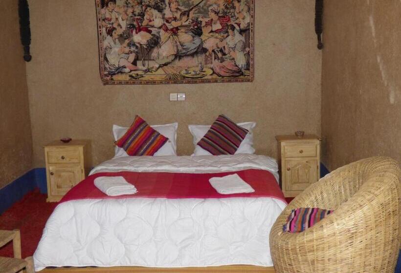 اتاق استاندارد سه نفره, Kasbah Planet Sahara