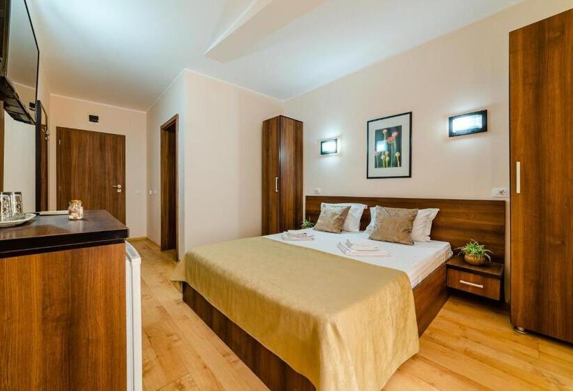 Номер Стандарт Вид на Озеро, Casa Royal Pe Plaja Belona