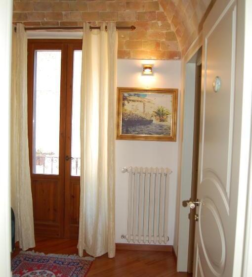 Четырехместный Номер Стандарт с Балконом, B&b Del Duomo