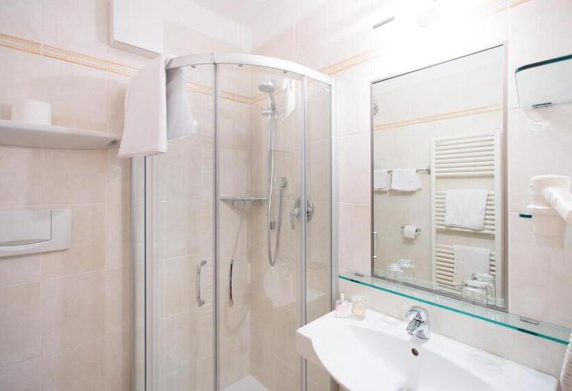 1 Bedroom Apartment Garden View, Garni Pluner