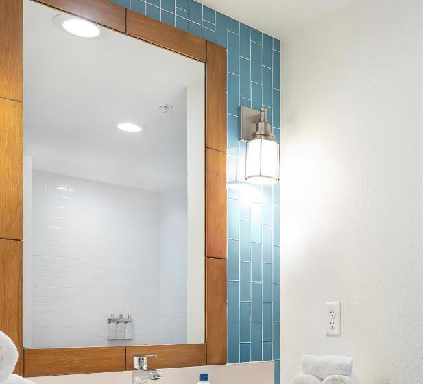 スタンダードスタジオ, Compass By Margaritaville Hotel Naples