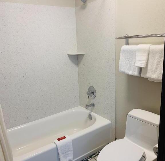 발코니가 있는 스위트, Surestay Plus Hotel By Best Western Redding