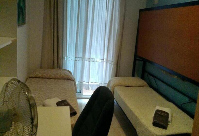 اتاق استاندارد سه نفره, Residencia Alclausell