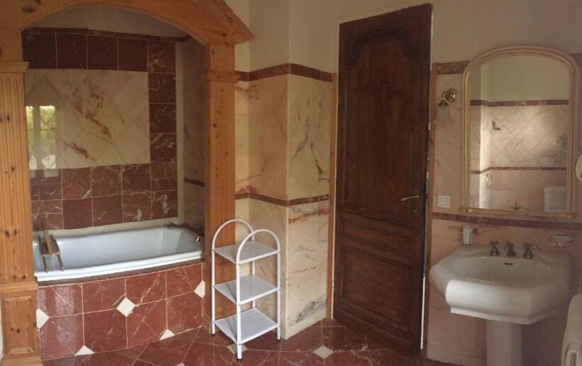 Номер Стандарт, Domaine Des Monges
