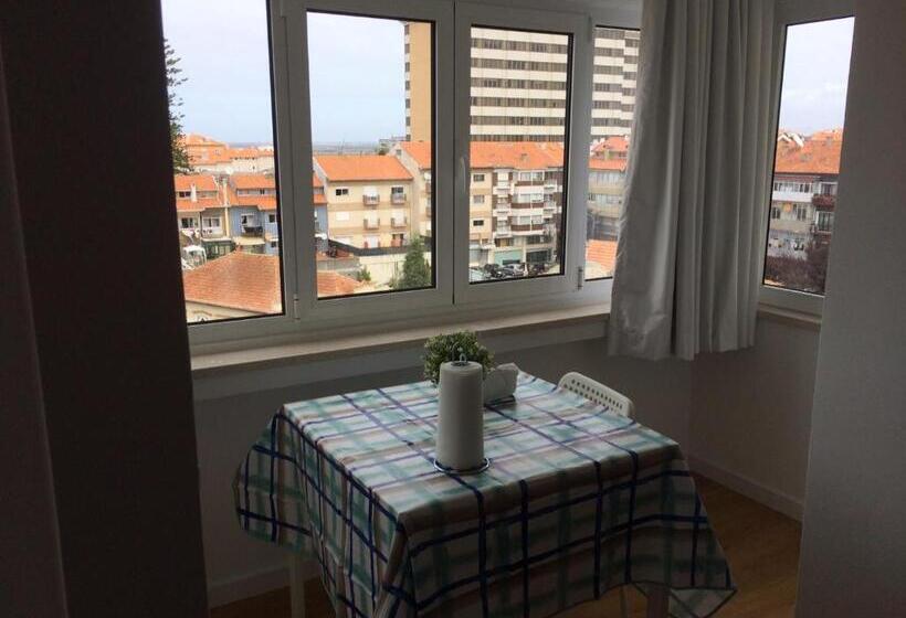 استودیوی لوکس, Aveiro White House