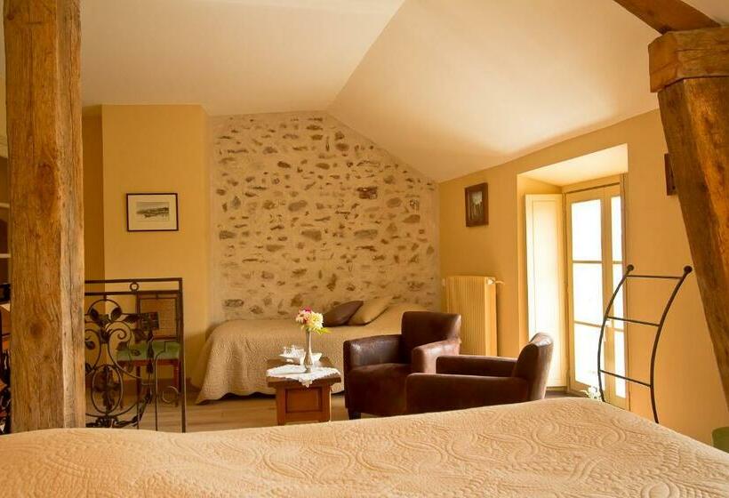 标准三人间, La Petite Ferme