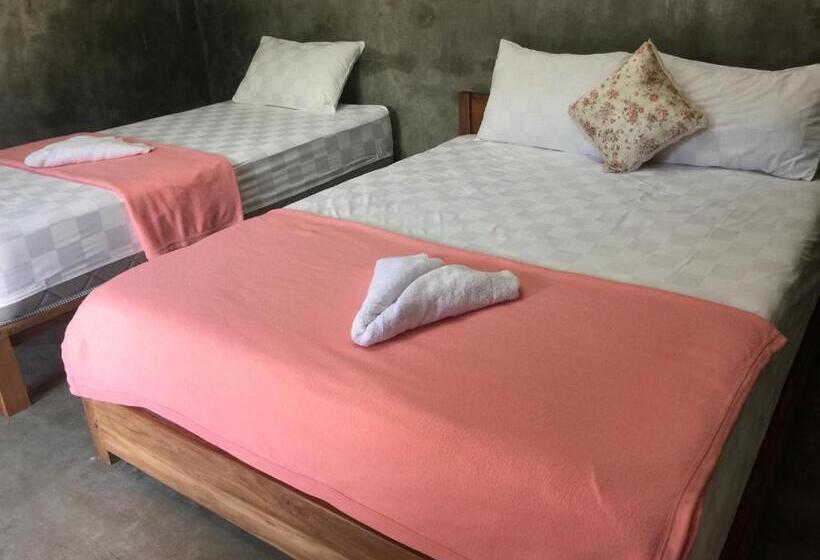 Номер Стандарт Трехместный, Watukarung Ristu Homestay
